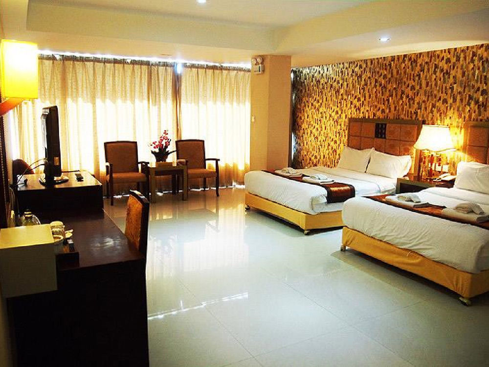 The Privi Suites Pattaya Exteriör bild