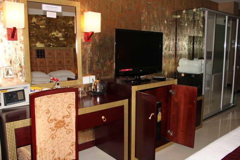 The Privi Suites Pattaya Exteriör bild