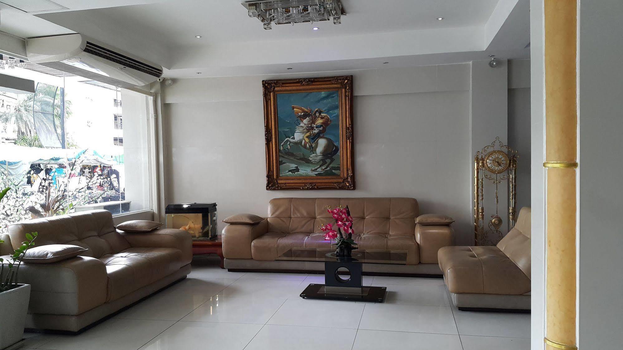 The Privi Suites Pattaya Exteriör bild