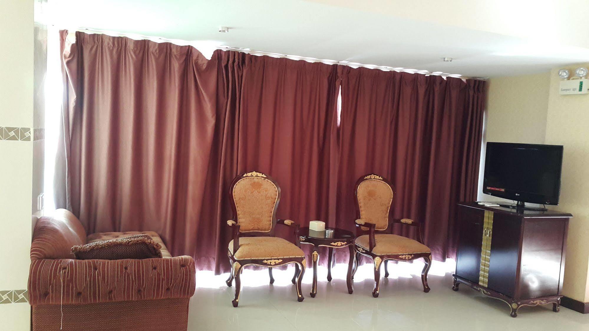 The Privi Suites Pattaya Exteriör bild