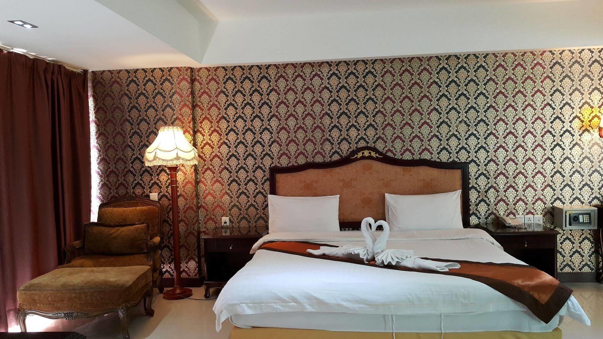 The Privi Suites Pattaya Exteriör bild