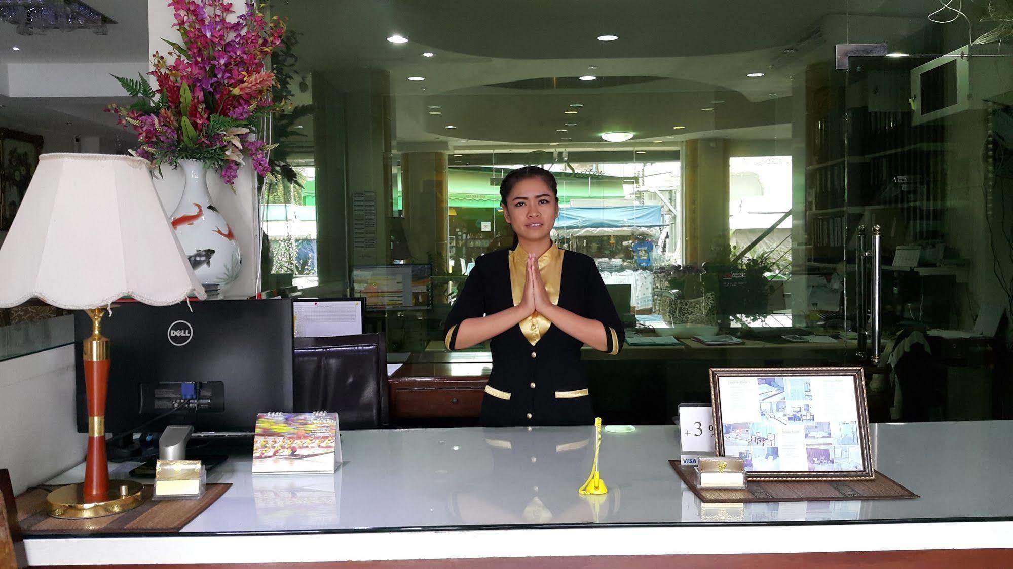 The Privi Suites Pattaya Exteriör bild