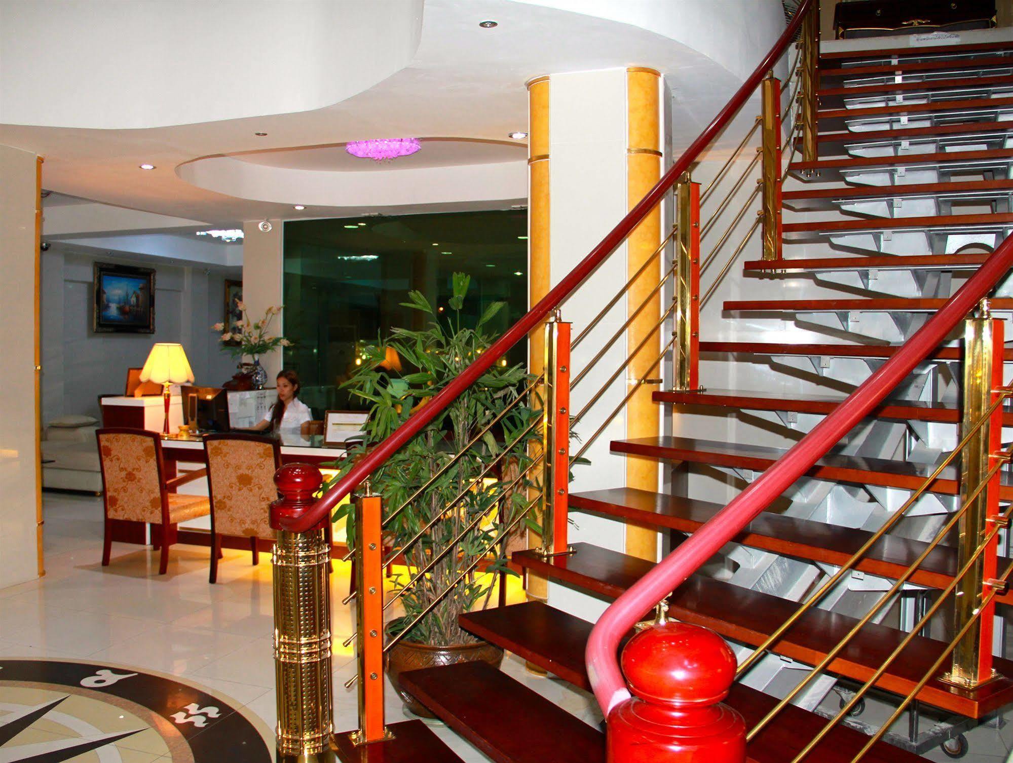 The Privi Suites Pattaya Exteriör bild